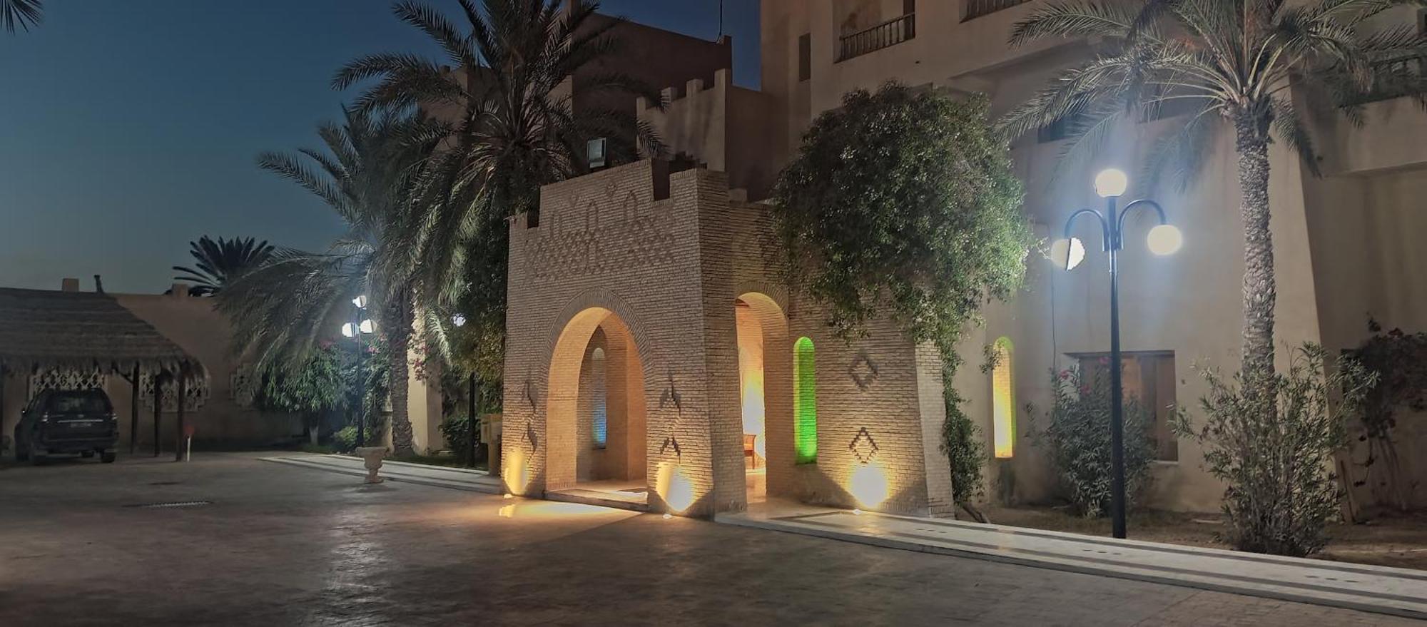 Sahara Douz Hotell Exteriör bild